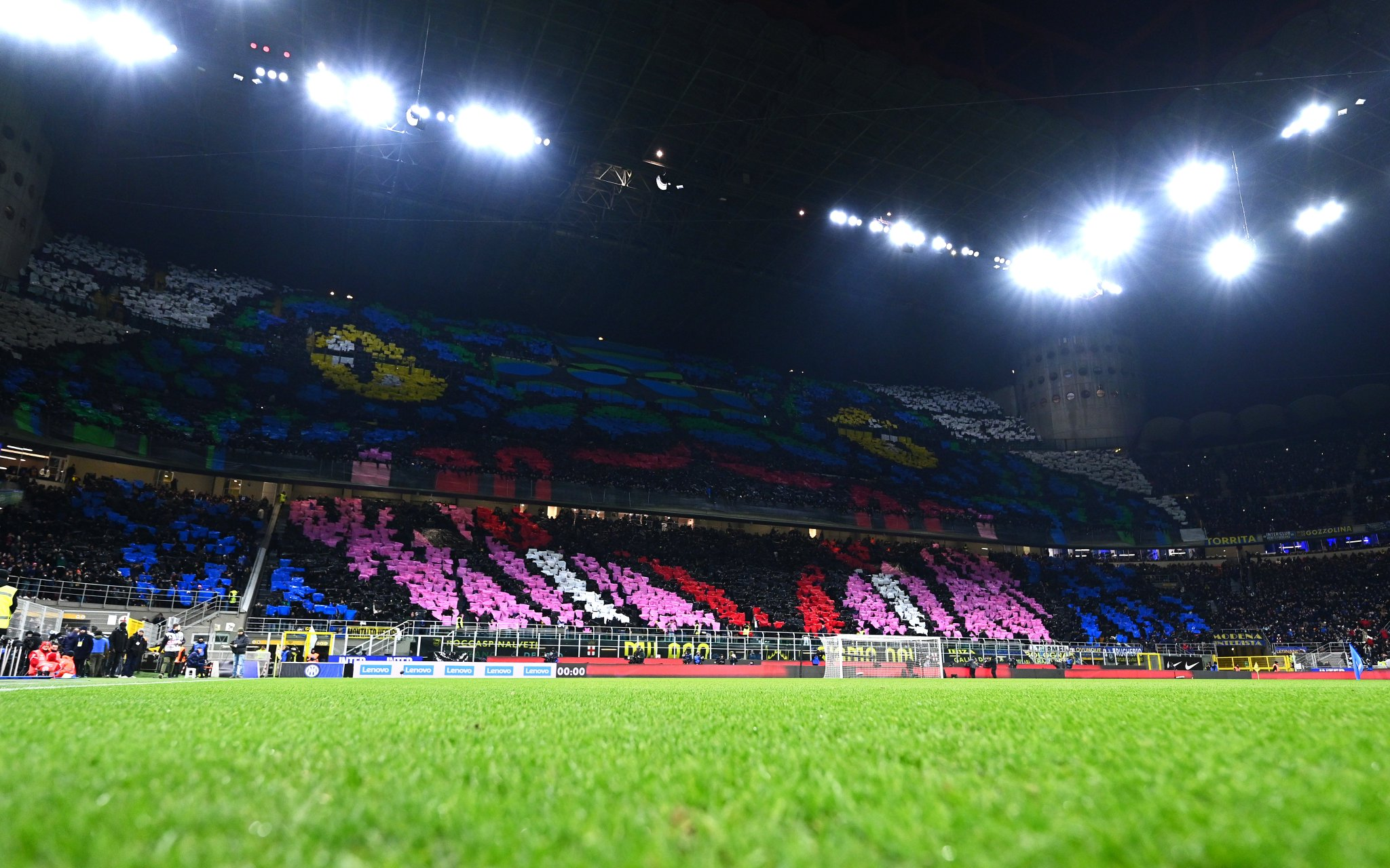 Oprawa Derby Mediolanu