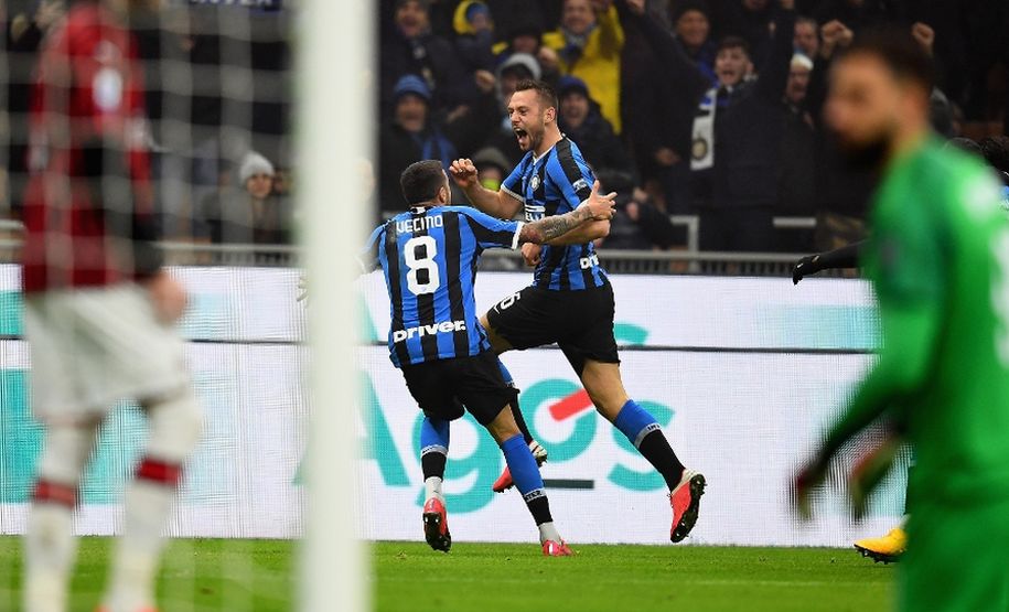 Stefan de Vrij Matias Vecino Milan