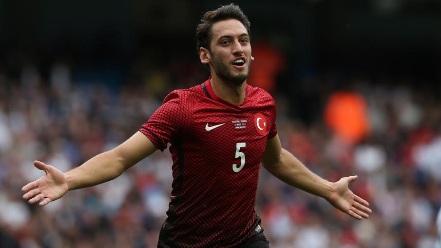 Hakan Calhanoglu Turcja
