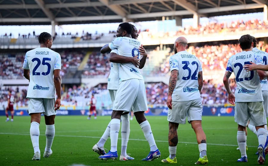 Inter drużyna Akanji Thuram Dimarco Barella 