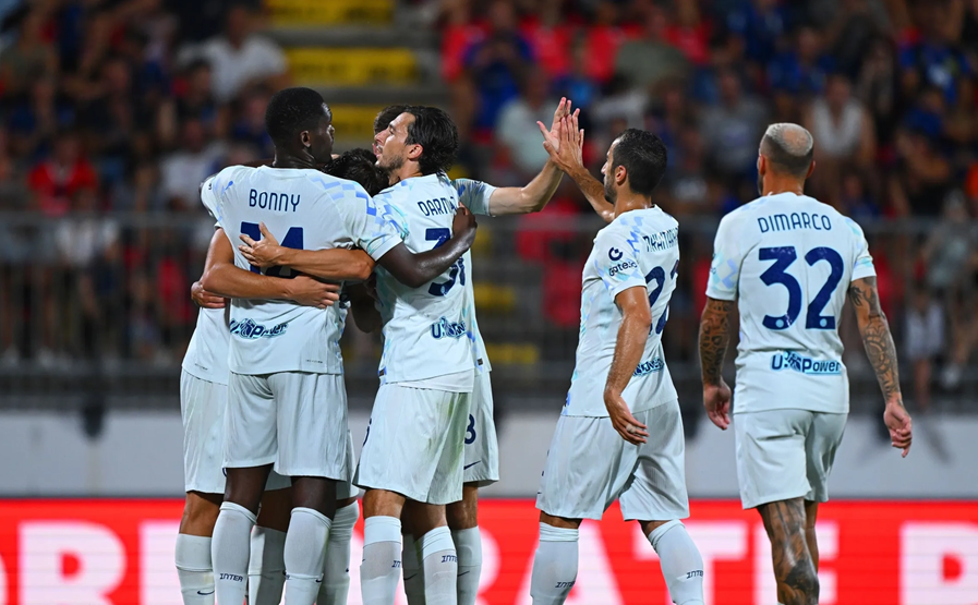 Inter drużyna wygrana Bonny Darmian Mkhitaryan Dimarco