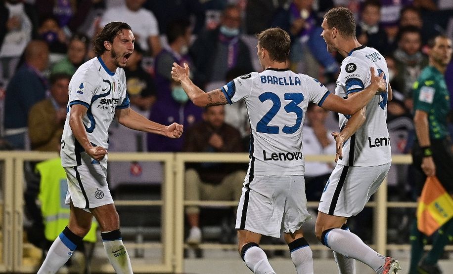 Matteo Darmian Nicolo Barella Edin Dzeko Fiorentina