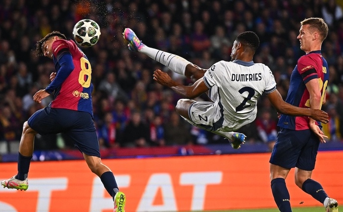 Denzel Dumfries Barcelona
