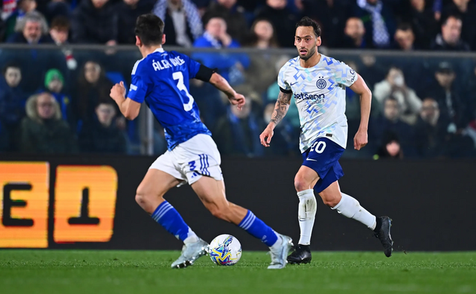 Hakan Calhanoglu Como