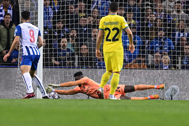 Henrikh Mkhitaryan Andre Onana FC Porto