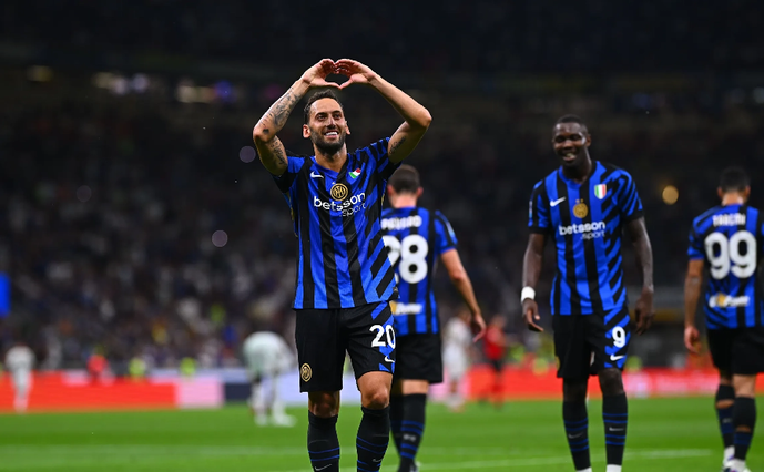 Hakan Calhanoglu