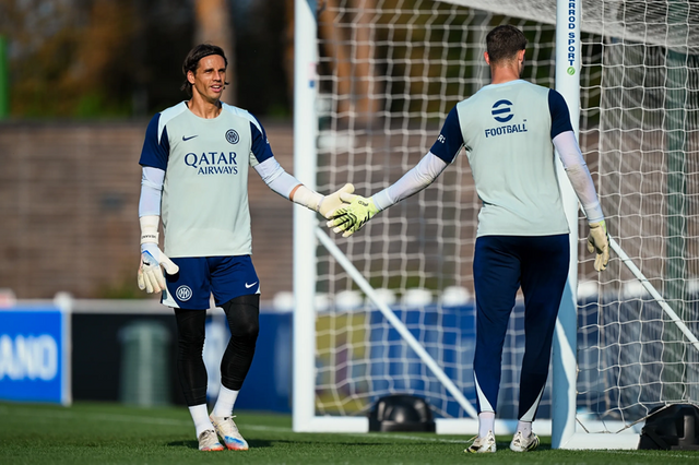 Yann Sommer Josep Martinez
